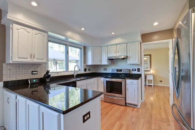 Building Photo - 3810 Tecoma Dr