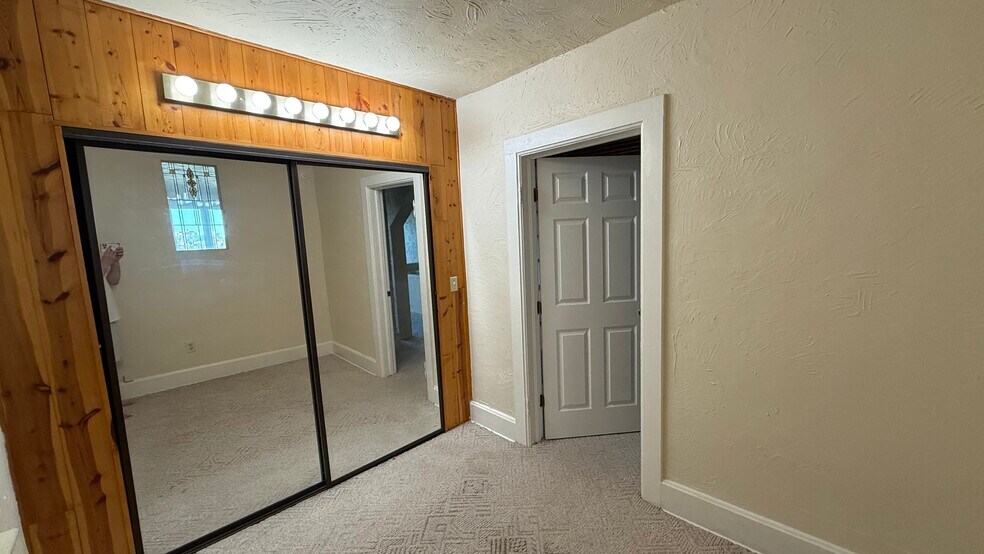 Bedroom and Closet - 528 E Glover Ave