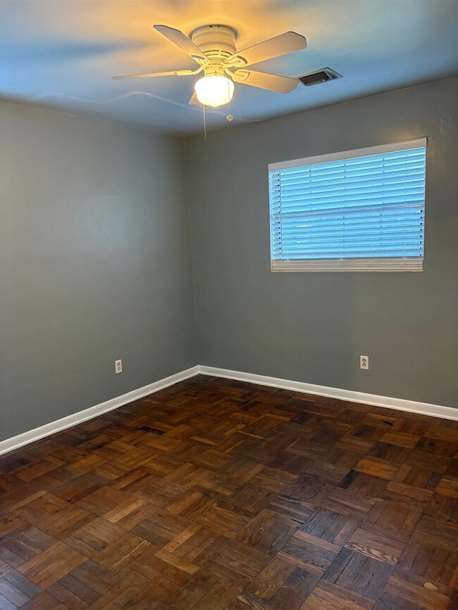 Building Photo - 629 Stiles Ave