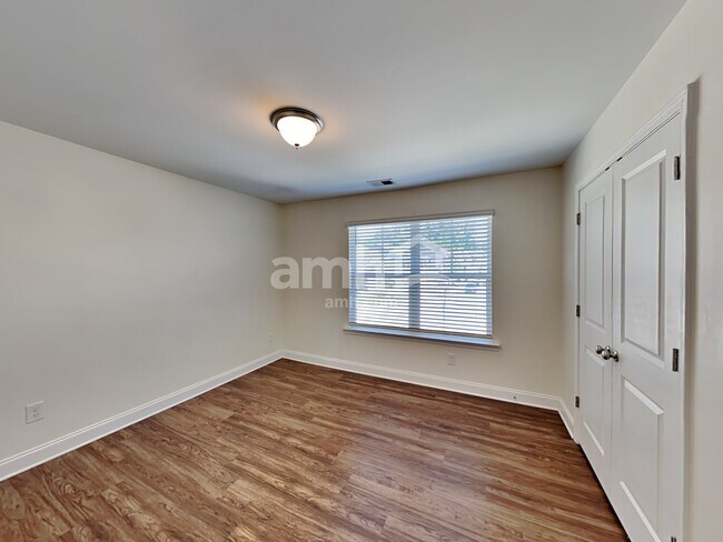 Building Photo - 1327 Weatherbrook Cir