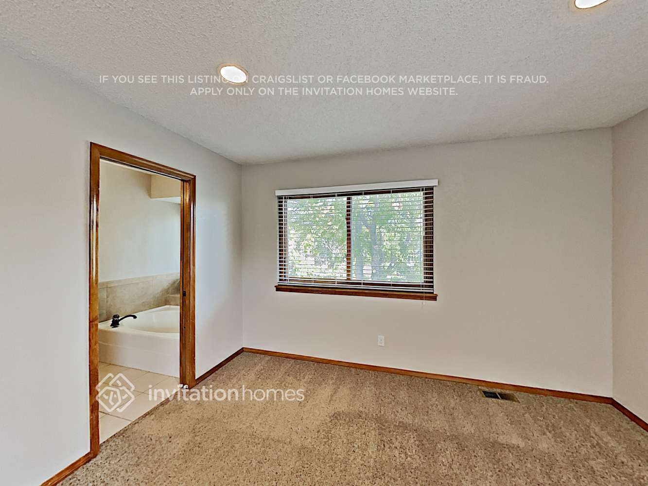 Building Photo - 11333 E Warren Ave