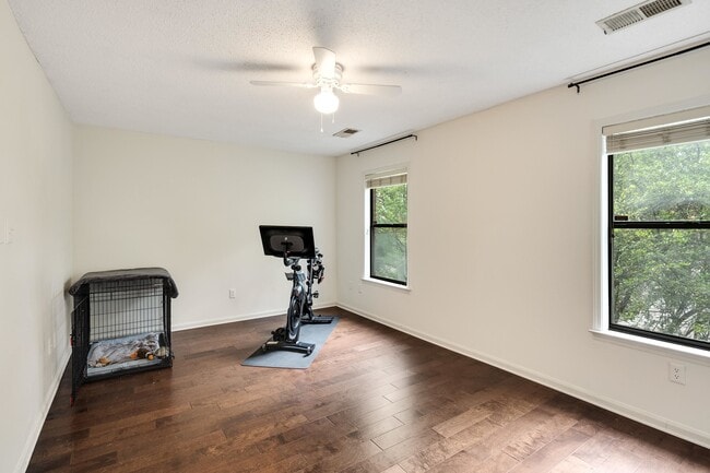 Building Photo - 1707 Belvedere Ct