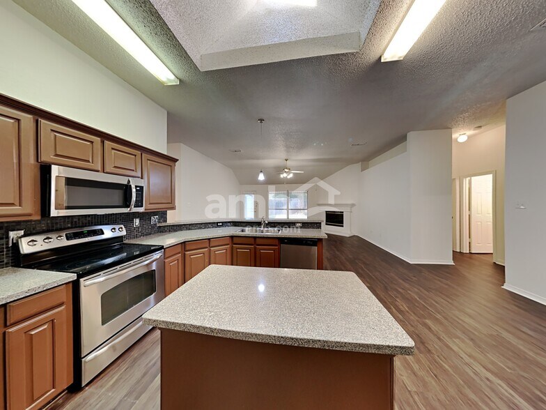 Building Photo - 6024 Silkcrest Trail