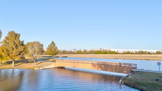 Building Photo - 2050 Lake Trail Dr