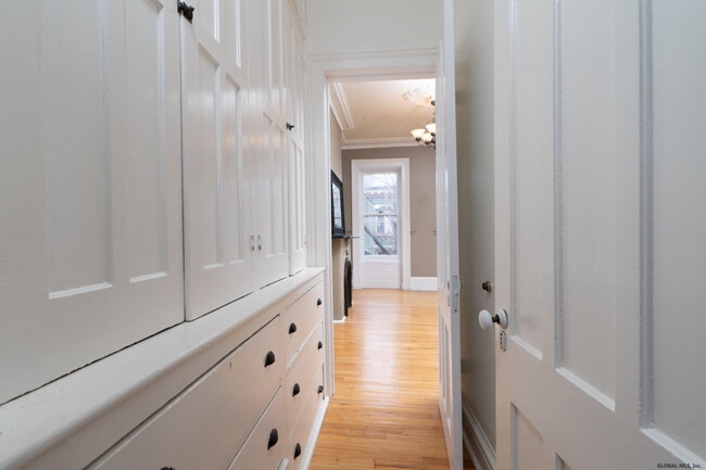 Building Photo - 279.5 Hudson Ave