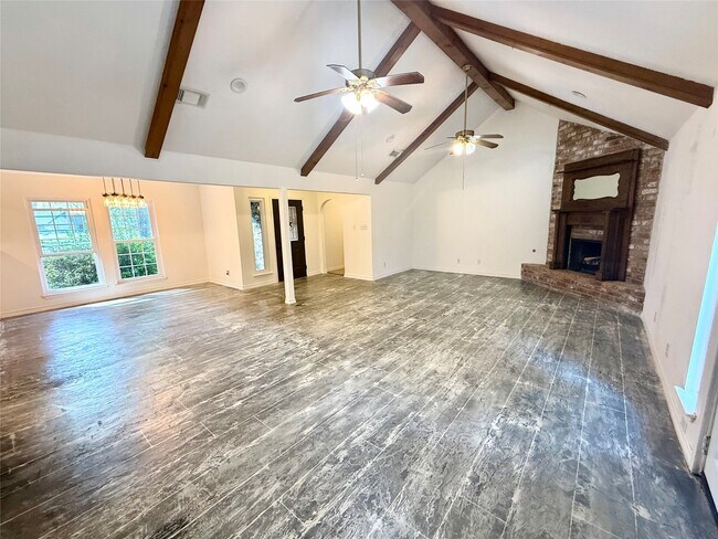 Building Photo - 727 Angelina Dr