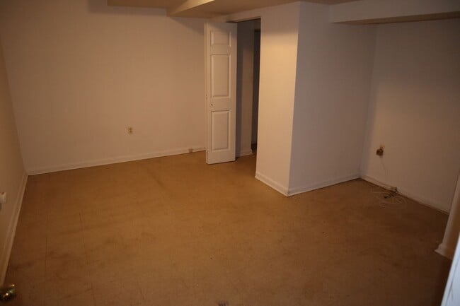 Building Photo - Gorgeous Single Family Home in Gaithersburg