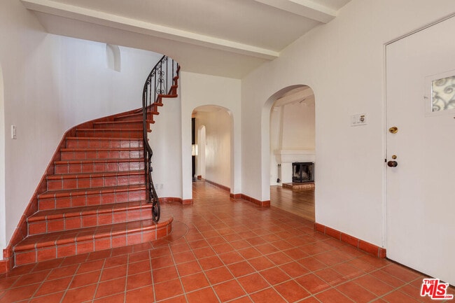 Building Photo - 329 N McCadden Pl