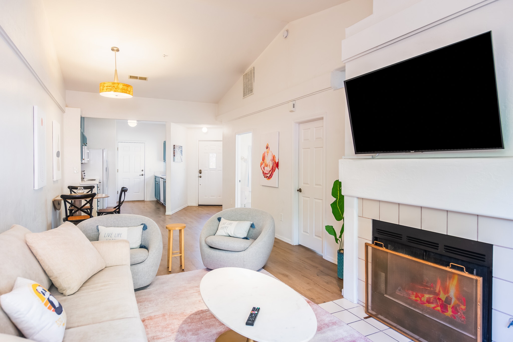 Building Photo - 102 Pine Leaf Ln