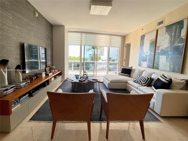 Building Photo - 15901 Collins Ave