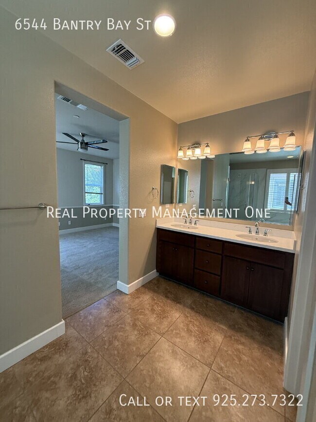 Building Photo - 6544 Bantry Bay St
