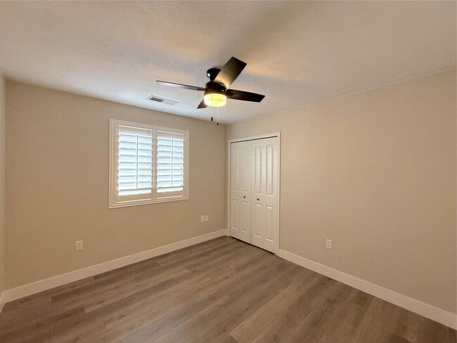 Building Photo - 3 bed, 2 bath home with 2 car garage