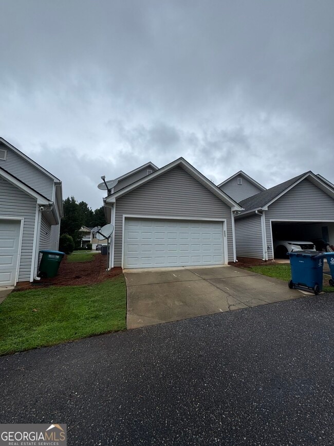 Building Photo - 223 Milford Dr