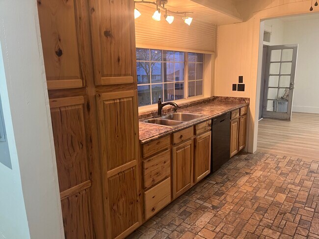 Building Photo - Honeyville