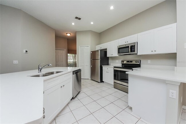 Building Photo - 305 Killington Way