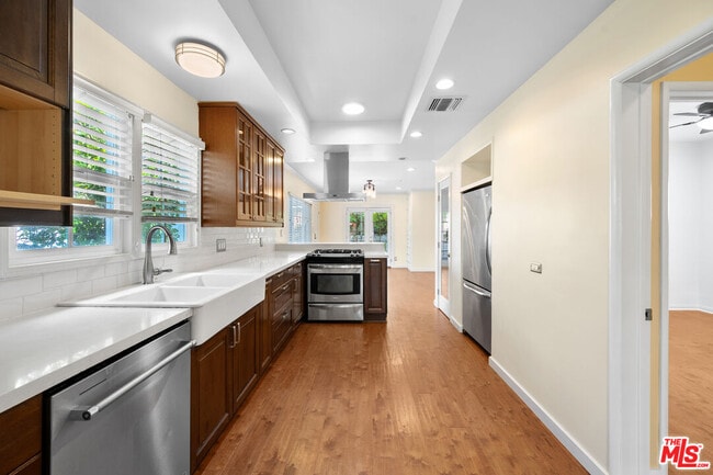 Building Photo - 3141 Fairmount Ave