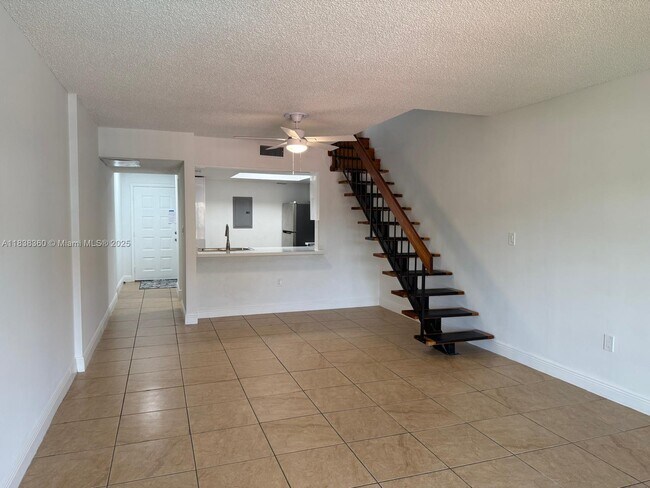 Building Photo - 1121 SW 105th Ave