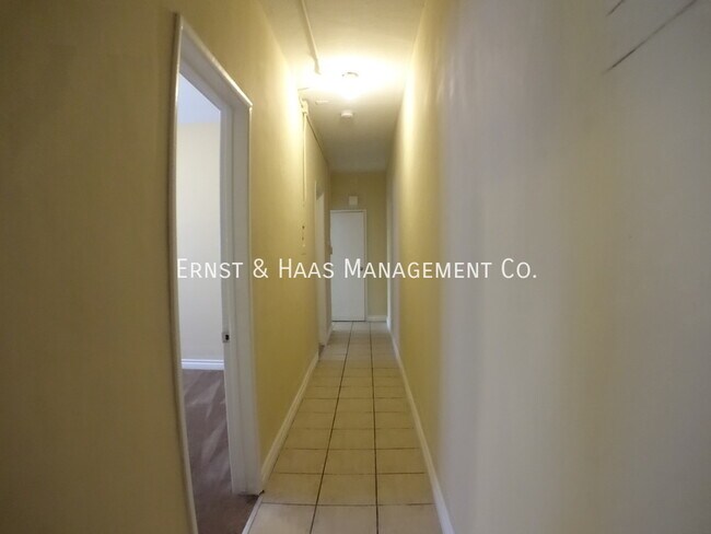 Building Photo - 1620 Gundry Ave