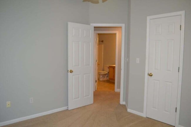 Building Photo - 808 Shakertown Way
