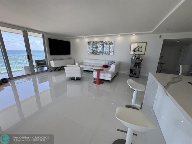 Building Photo - 1010 S Ocean Blvd