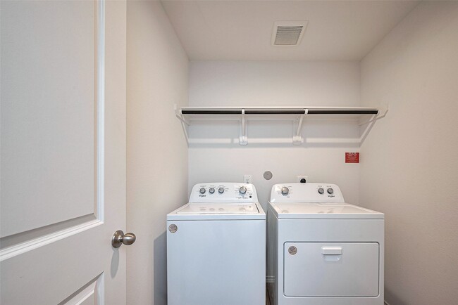 Building Photo - 5604 Poplar Rdg Ct