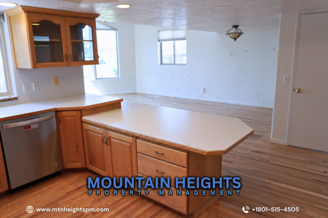Building Photo - 2784 E Delsa Dr