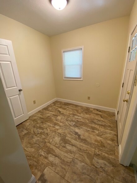 Building Photo - 1445 Hunter Ave