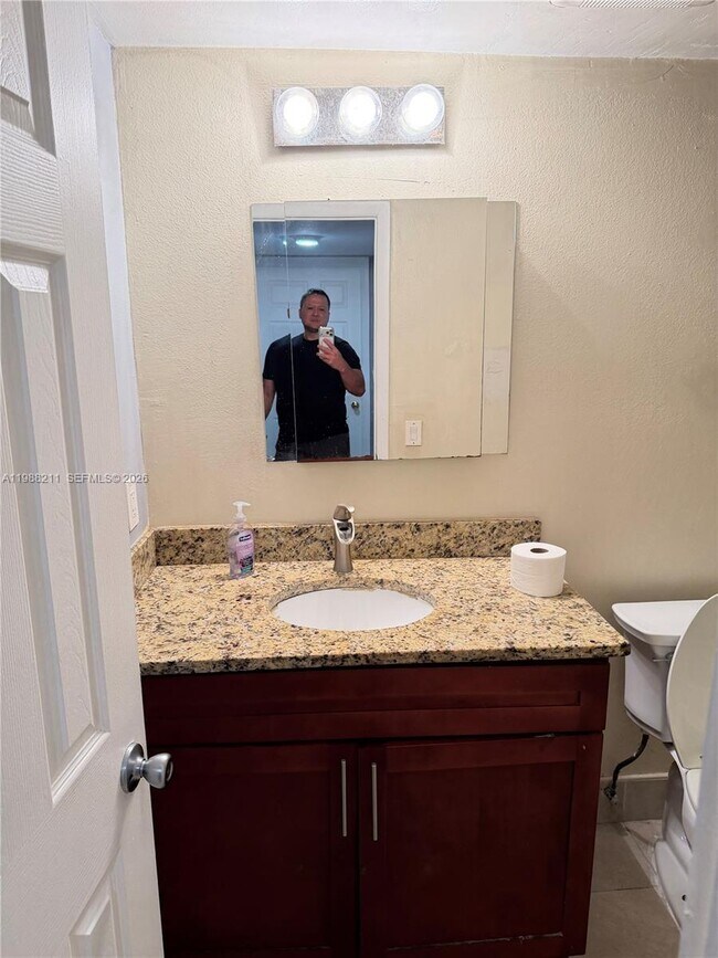 Building Photo - 3610 NW 21st St