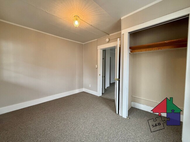 Building Photo - 4 Cogswell St