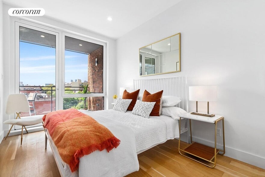 Building Photo - 322 Gates Ave