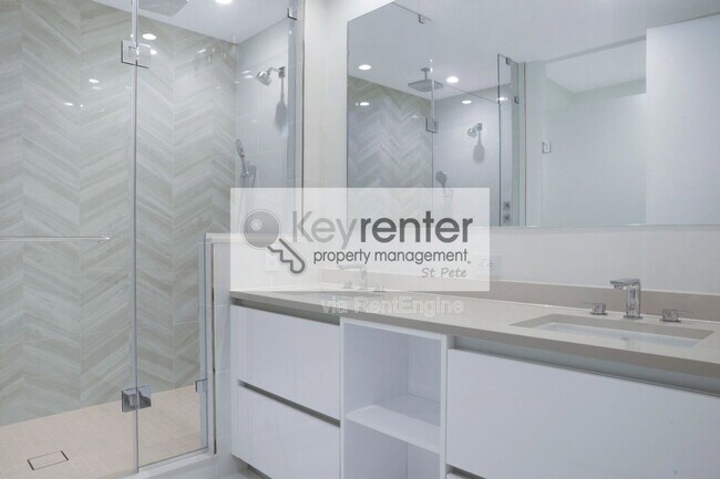 Building Photo - 400 Central Ave