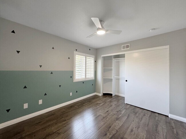 Building Photo - Your Next Home Awaits! Modern 4BR, 3BA Bea...