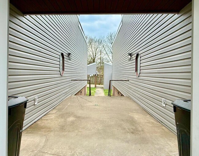 Building Photo - 1634 19th St