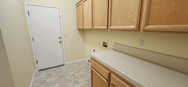 Building Photo - Large single story 4bd/3bath home in Elk Grove!!!