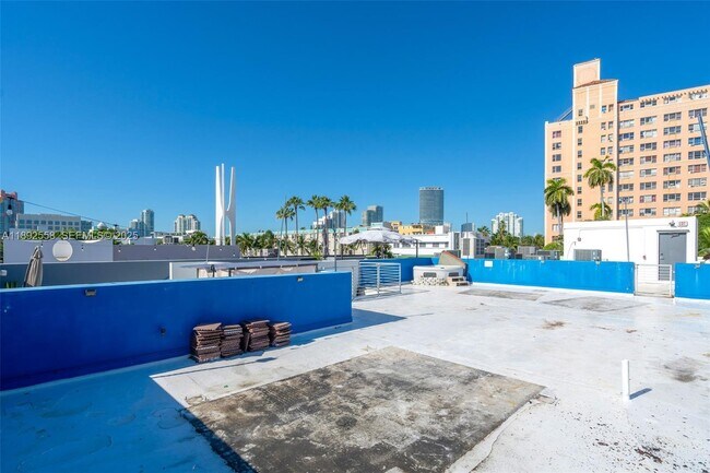 Building Photo - 229 8th St