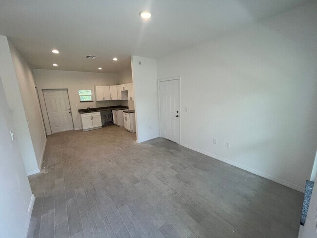 Building Photo - ASK IS ABOUT FREE RENT-BRAND NEW 2 BEDROOM...