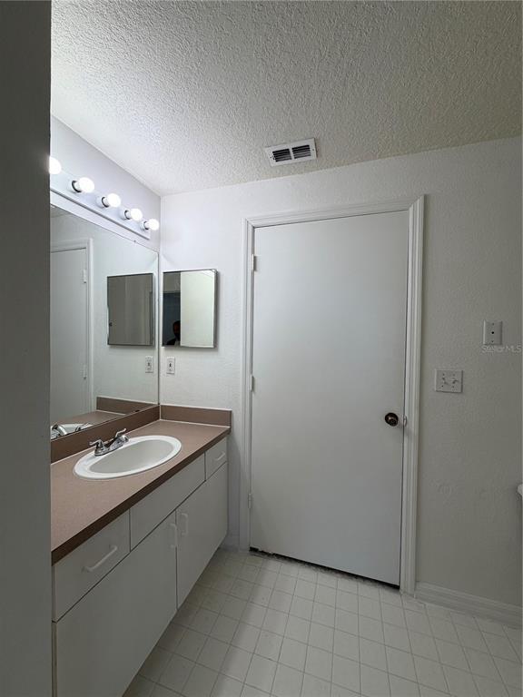 Building Photo - 5542 Metrowest Blvd