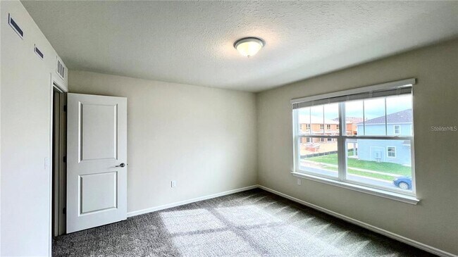 Building Photo - 2855 Stunning Ave