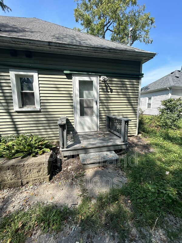 Building Photo - 321 A St