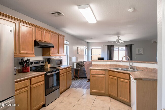 Building Photo - 7316 W Cordes Rd