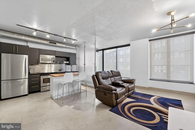 Building Photo - 1133 14th St NW