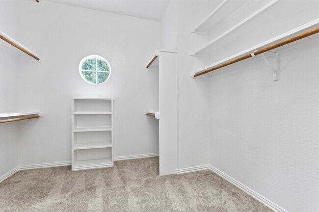 Building Photo - 914 Edgemeer Ln