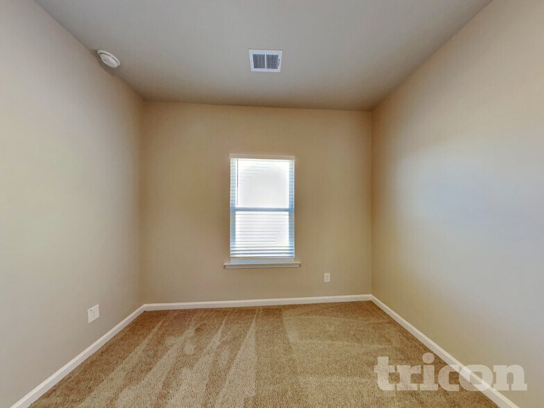 Building Photo - 228 Arbor Dr