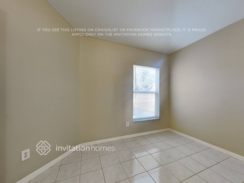 Building Photo - 717 Sand Ridge Dr