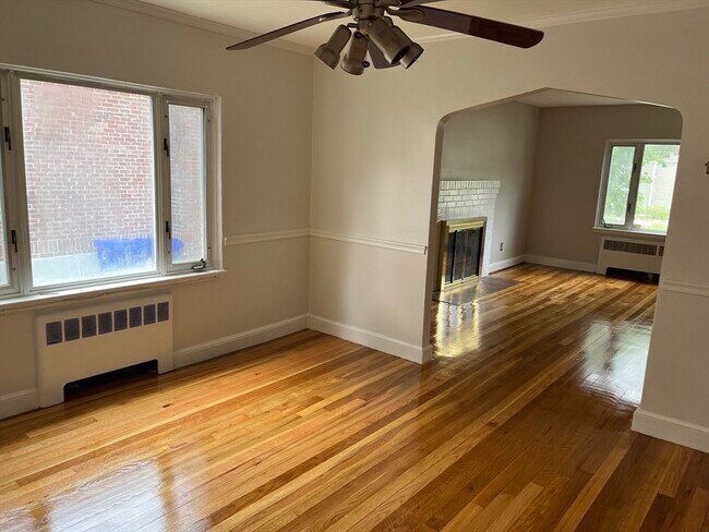 Building Photo - 744 Boylston St