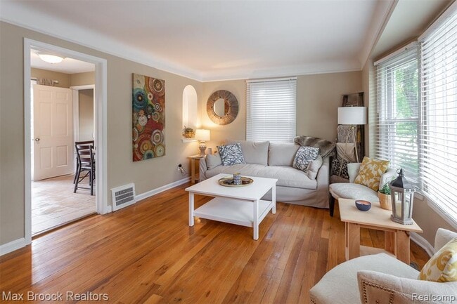 Building Photo - 1997 Henrietta St