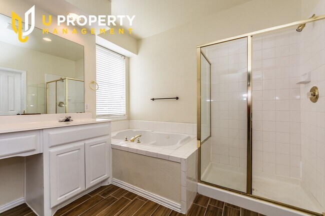 Building Photo - 6 Bedrooms, 3 garage space house. US75 & A...