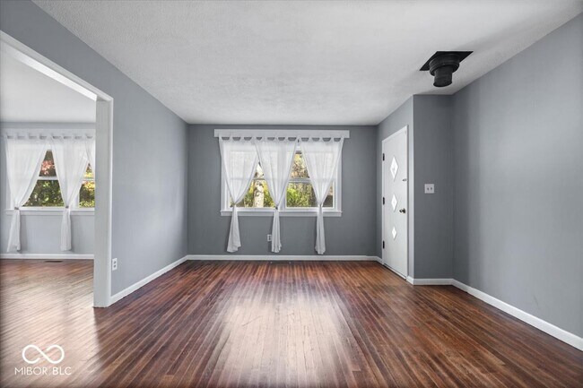 Building Photo - 10293 E County Rd 100 S