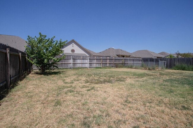 Building Photo - 1005 Papaya Cove