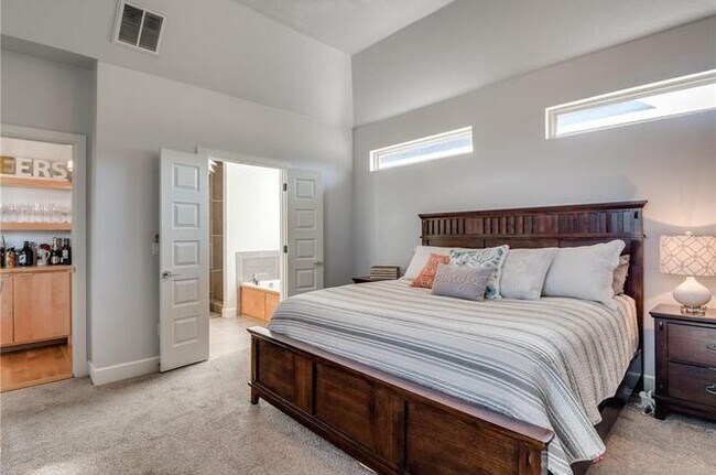 Building Photo - Amazing- Transitional Style Home with Custom Finishes w/ Community Pool- Gated- Edmond Schools